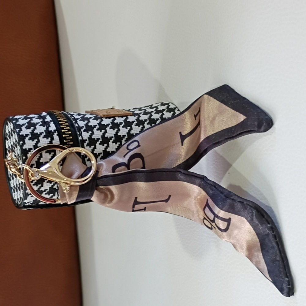 Black and White Houndstooth Change Or Lipstick Bag Charm with Gold Accents - Picture 2 of 3